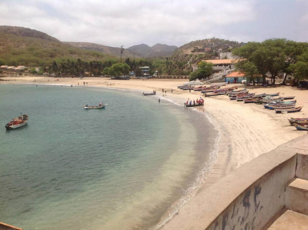 Casa Cabral : Big Apartment Next To The Beach Tarrafal  Buitenkant foto