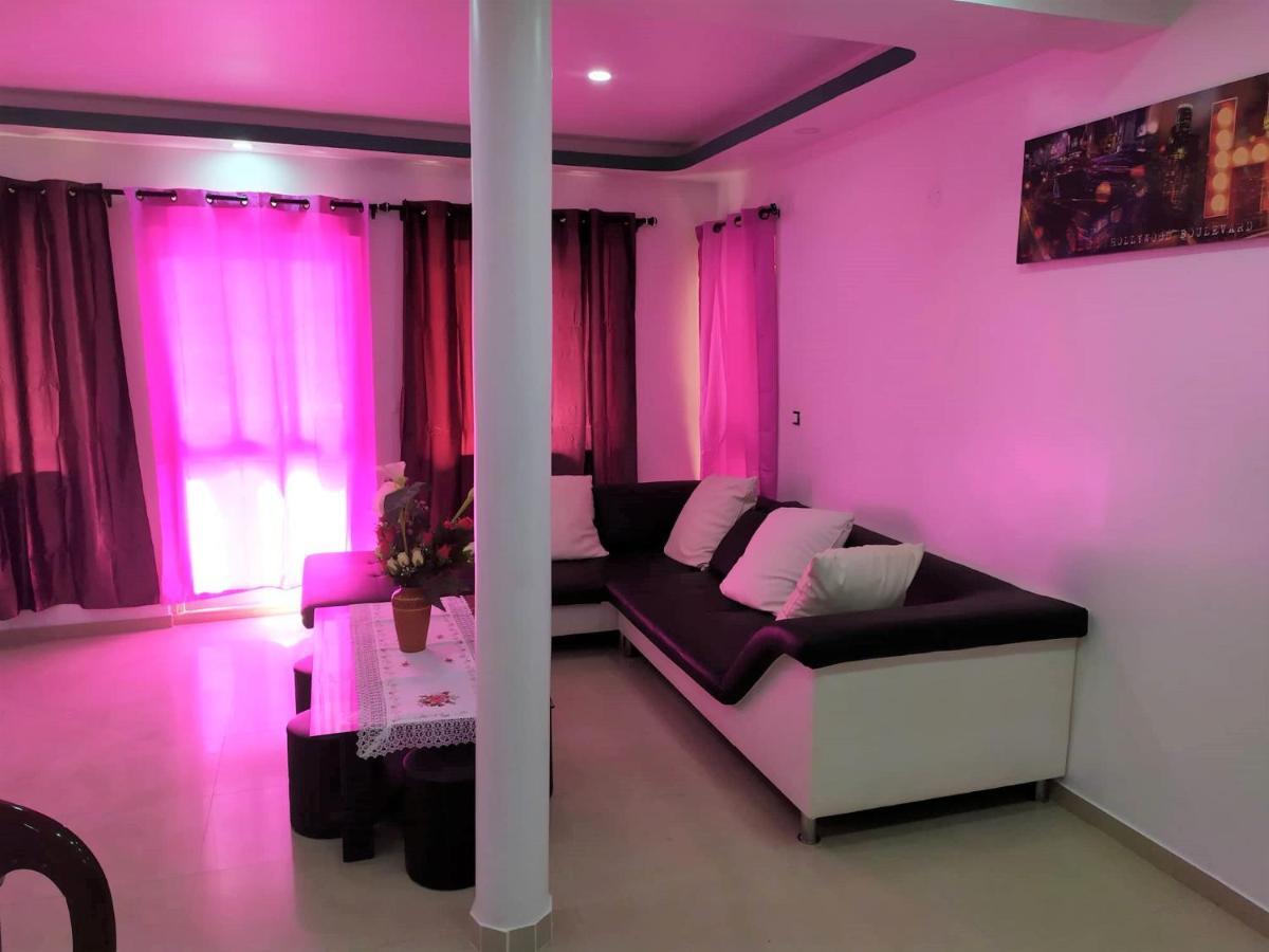 Casa Cabral : Big Apartment Next To The Beach Tarrafal  Buitenkant foto